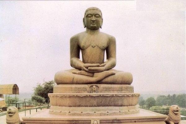Mahavira'nın Meditasyon Heykeli