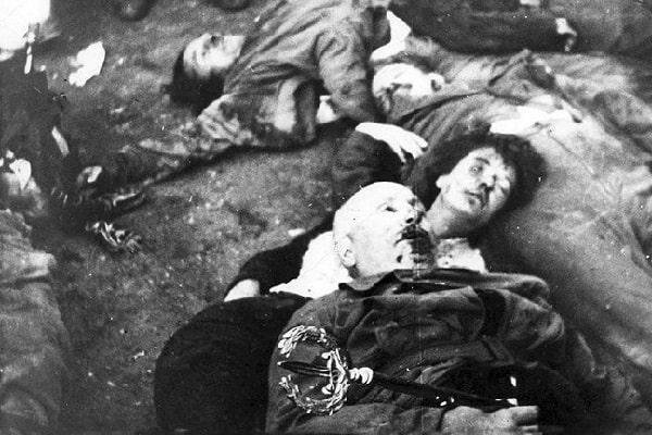 Benito Mussolini ve Claretta Petacci Halk Tarafından Linç Edildi