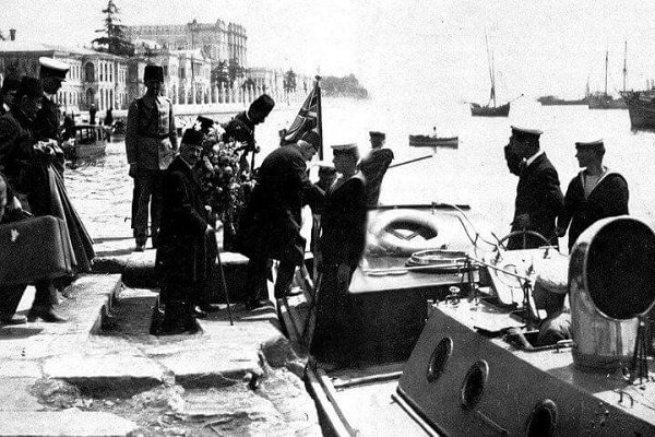 vahdettin dolmabahce ingiliz gemisi